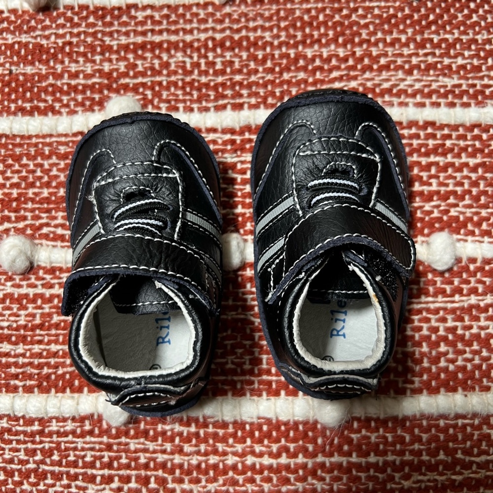 Riley Roos black and white shoes